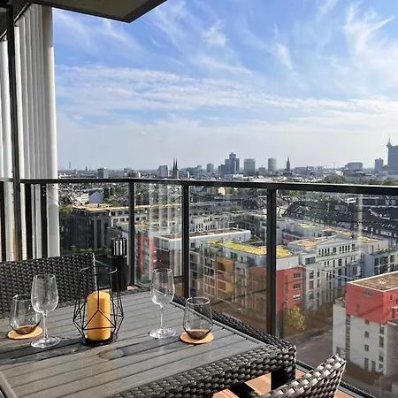 Stayone Luxusapartment Floor 13 * Dusseldorf